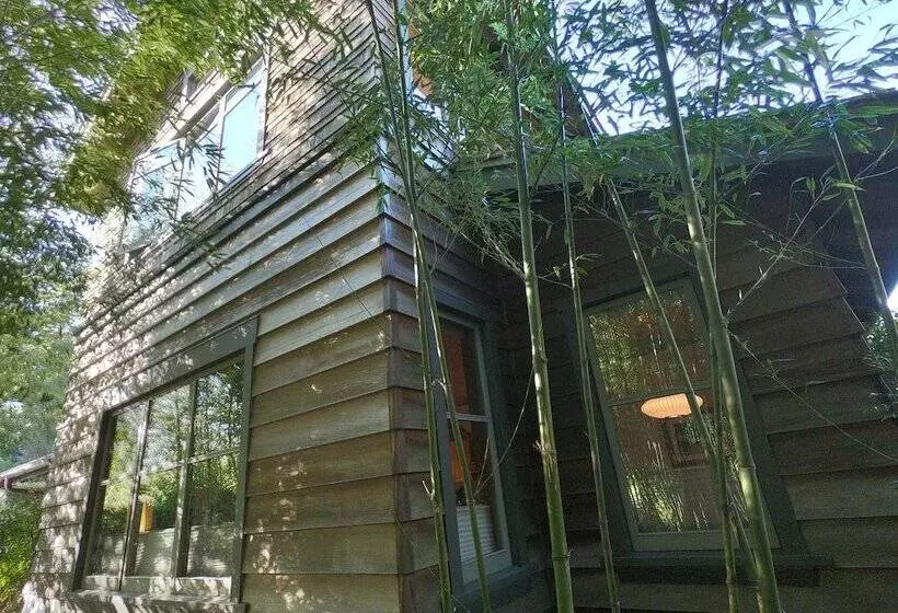 Hotelli Coast Cabins