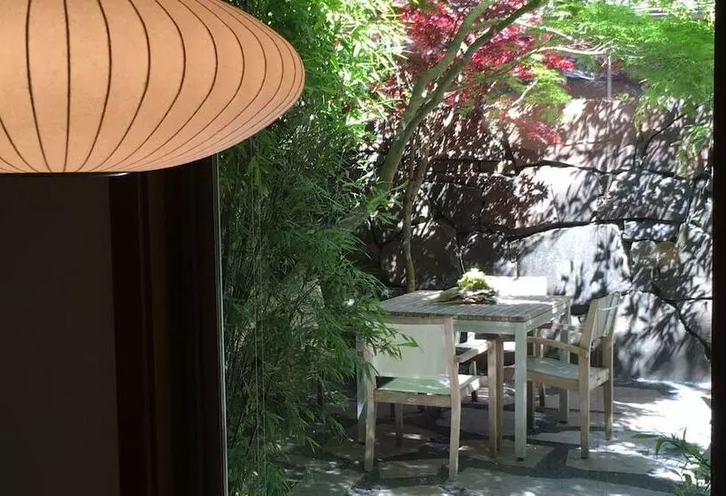 Hotelli Coast Cabins