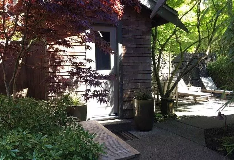 Hotelli Coast Cabins