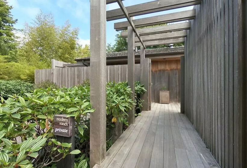 Hotelli Coast Cabins