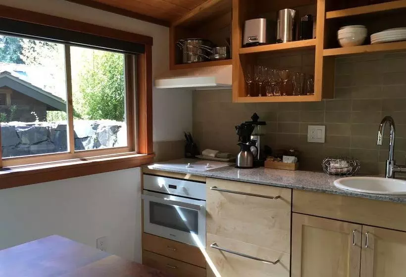 Hotelli Coast Cabins