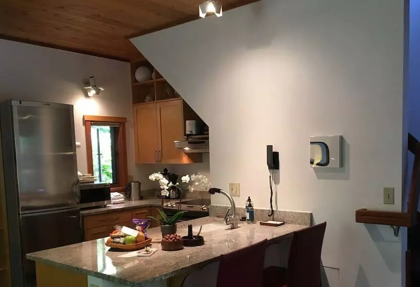 Hotelli Coast Cabins