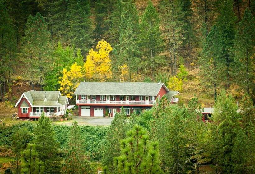 Отель Hearthstone Elegant Lodge