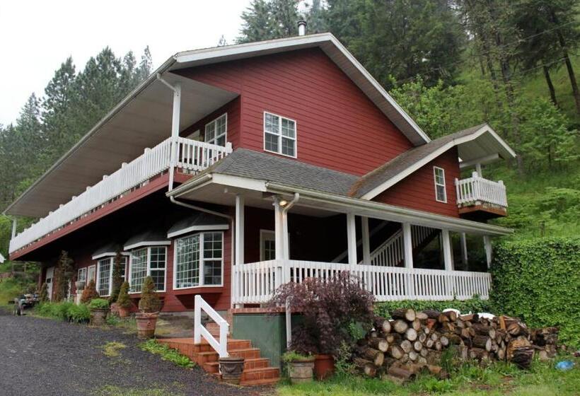 Отель Hearthstone Elegant Lodge