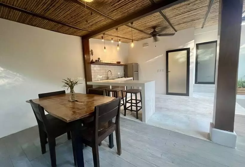 Hotelli Makanas Beach Bungalows