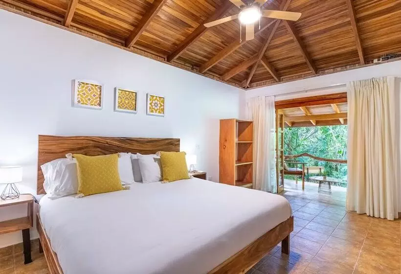 Hotelli Makanas Beach Bungalows