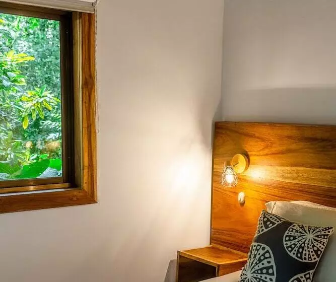 Hotelli Makanas Beach Bungalows