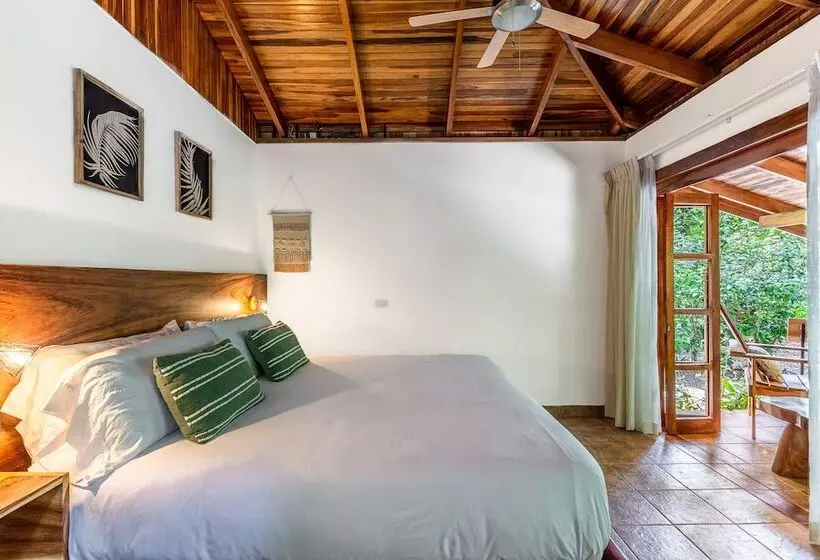 Hotelli Makanas Beach Bungalows