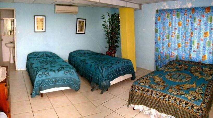 Hotel Panama Divers & Octopus Garden Dive Center