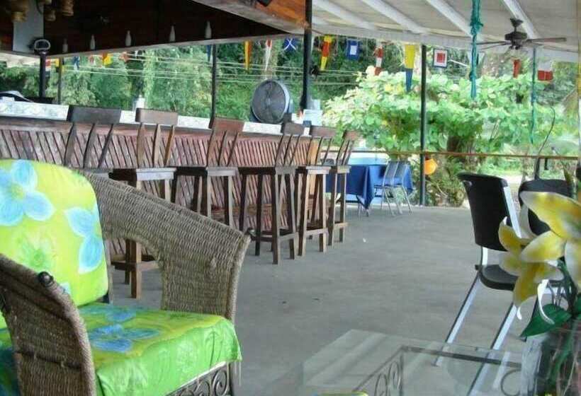 Hotel Panama Divers & Octopus Garden Dive Center