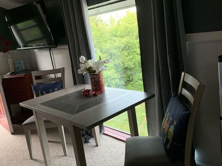 Otel White House Inn On The Waterfront