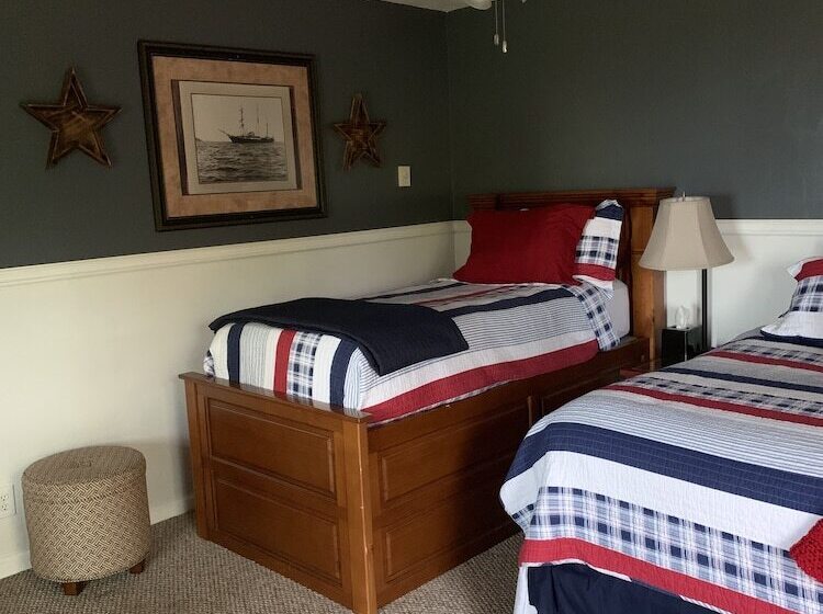 Otel White House Inn On The Waterfront