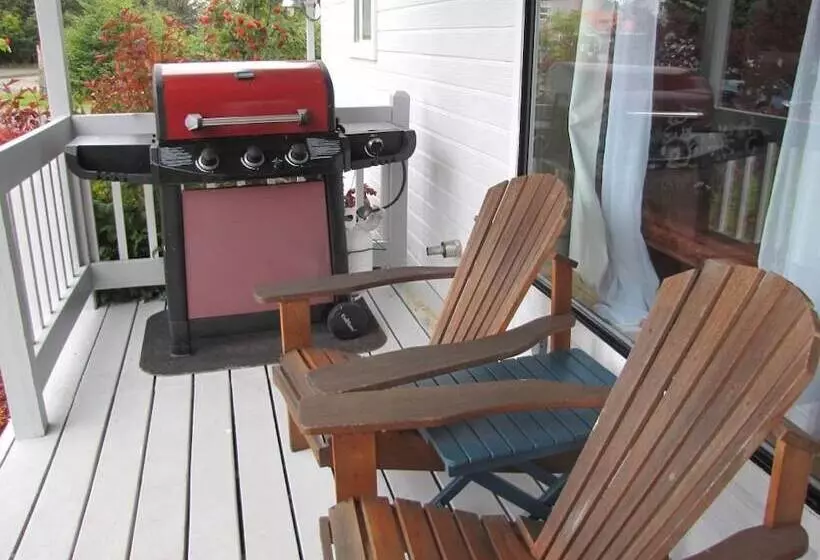 Hotelli White House Inn On The Waterfront