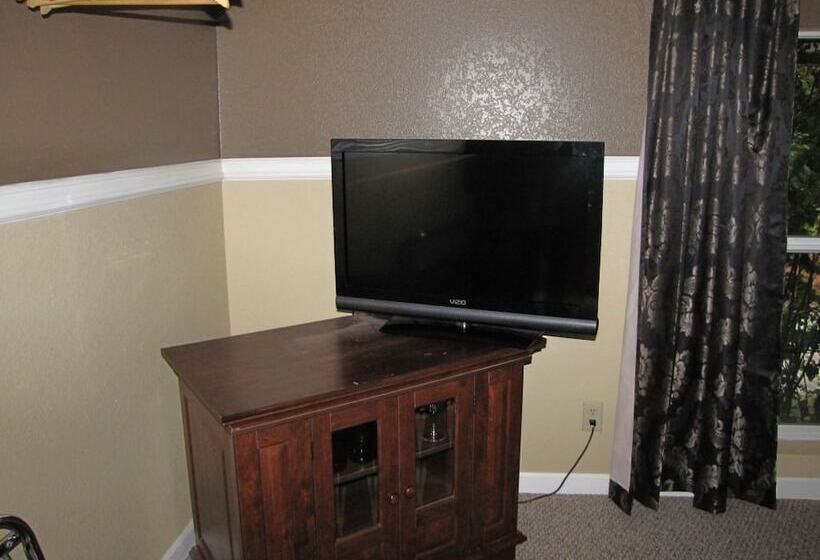 فندق White House Inn On The Waterfront