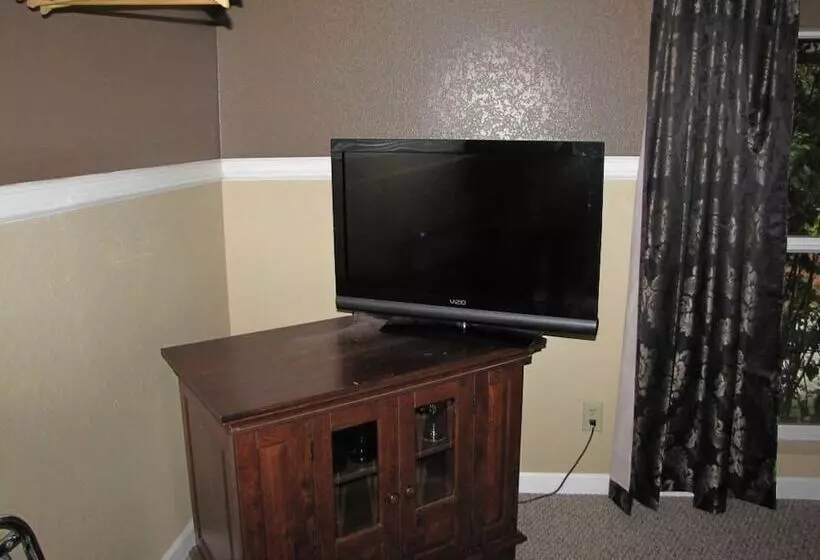 Hotelli White House Inn On The Waterfront