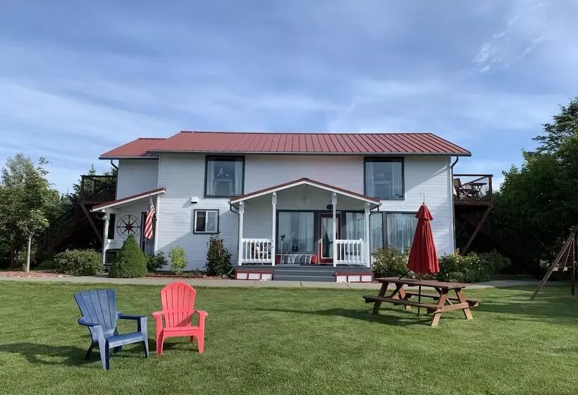 Hotelli White House Inn On The Waterfront