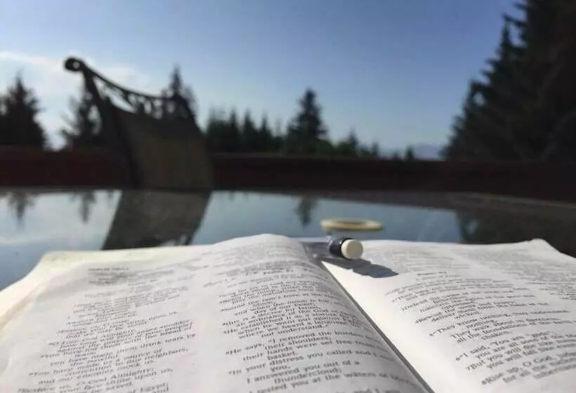 Hotelli White House Inn On The Waterfront