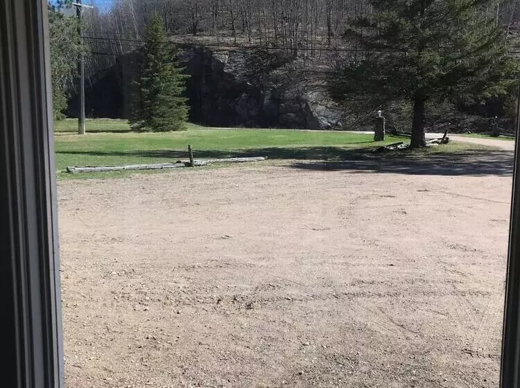 Hush Lodge And Cottages