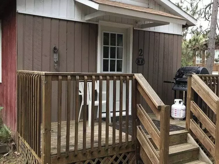 Hush Lodge And Cottages