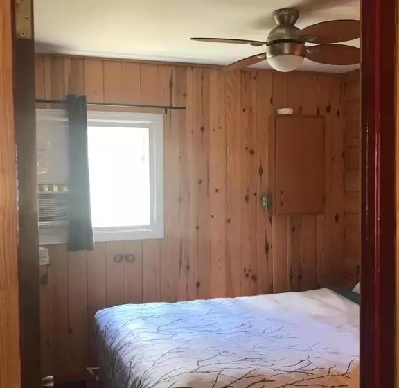 Hush Lodge And Cottages