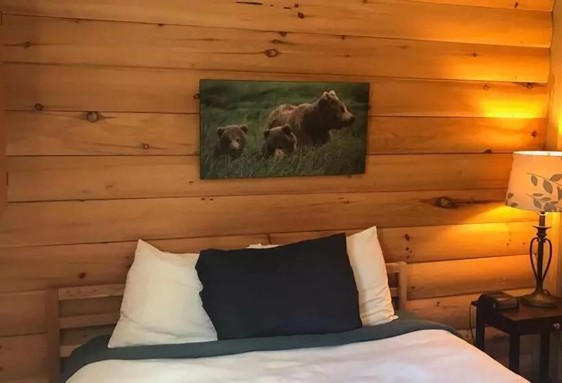 Hush Lodge And Cottages