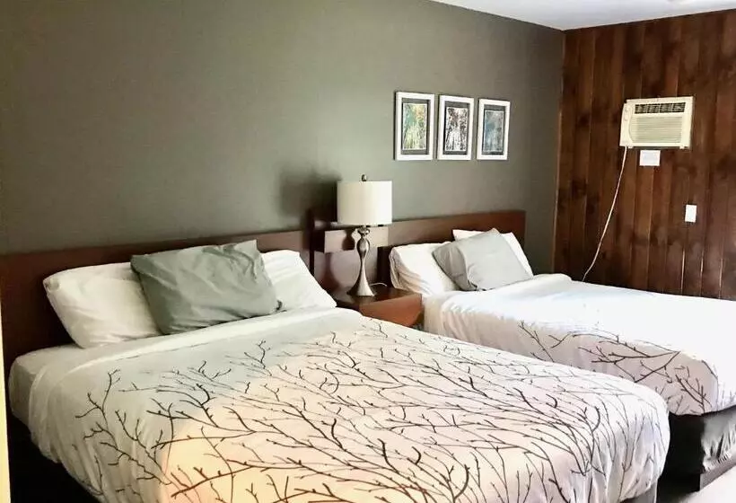 Hush Lodge And Cottages