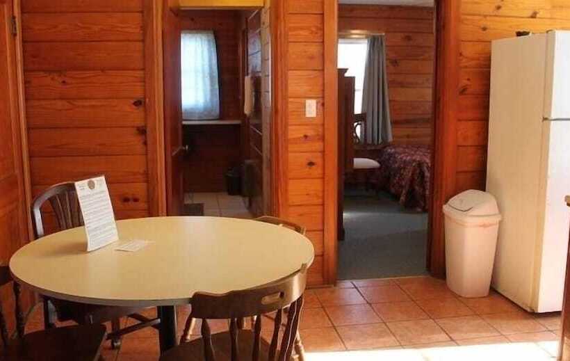 Motelli Aurora's Kentucky Lake Cottages