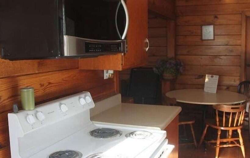 Motelli Aurora's Kentucky Lake Cottages