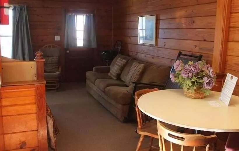 モーテル Aurora's Kentucky Lake Cottages