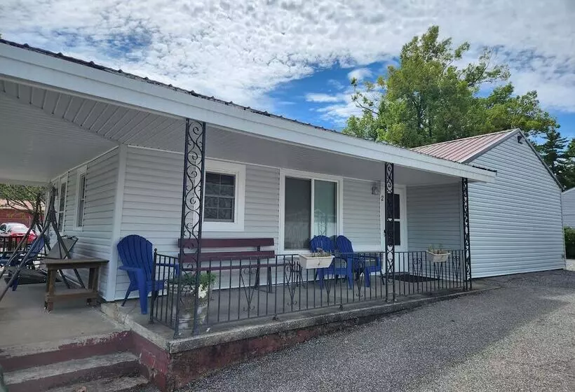 モーテル Aurora's Kentucky Lake Cottages