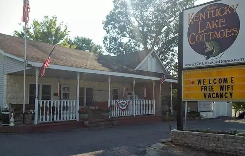 モーテル Aurora's Kentucky Lake Cottages