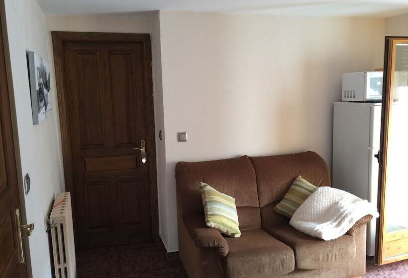 Пансион Apartamentos Casa Rubén