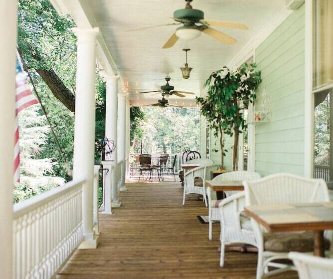 ペンション Greenock Manor