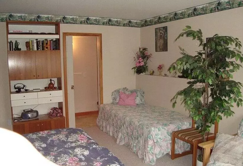 Majatalo Pinewood Guesthouse