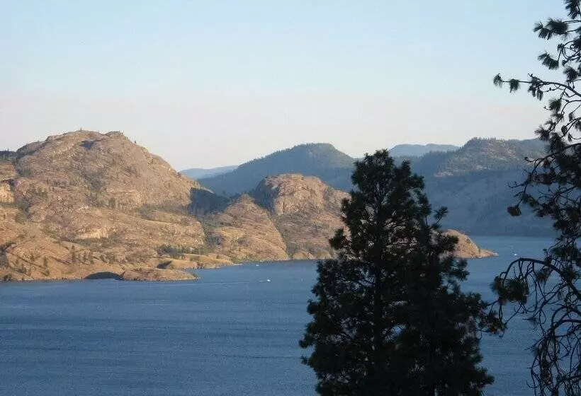 Majatalo Pinewood Guesthouse