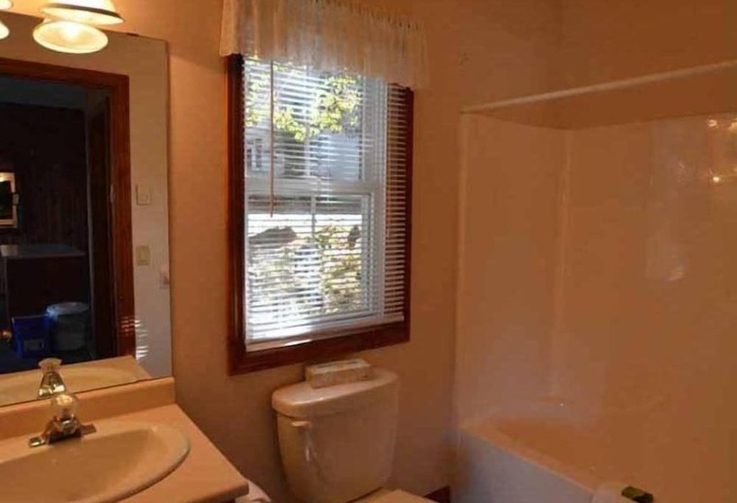 Курорт Port Cunnington Lodge