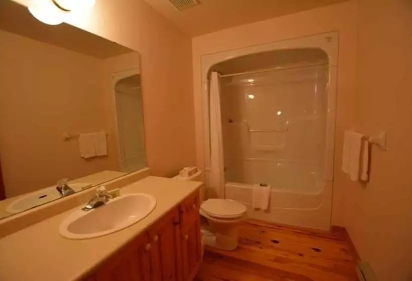 Lomakeskus Port Cunnington Lodge