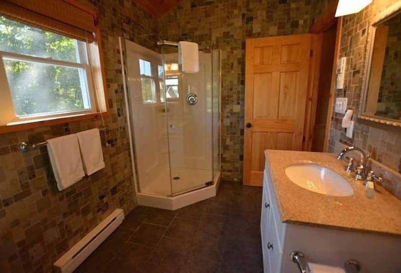 Курорт Port Cunnington Lodge