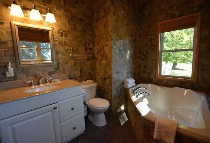 Курорт Port Cunnington Lodge