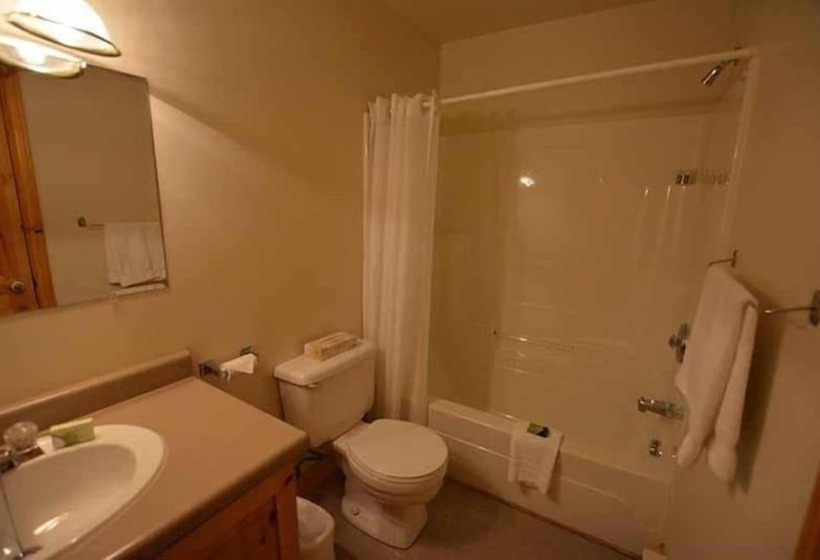 Курорт Port Cunnington Lodge