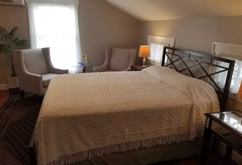 The Blackberry Inn Bed & Breakfast