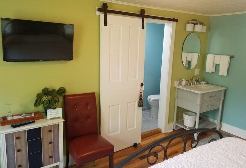 The Blackberry Inn Bed & Breakfast