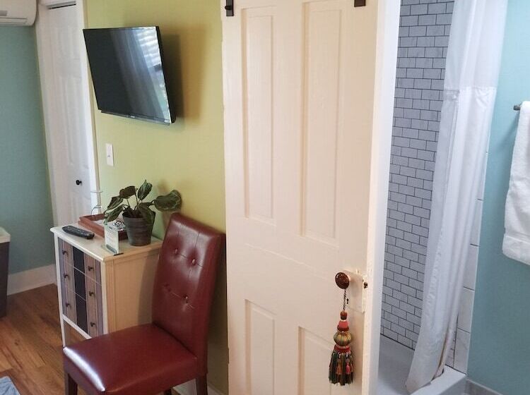 The Blackberry Inn Bed & Breakfast