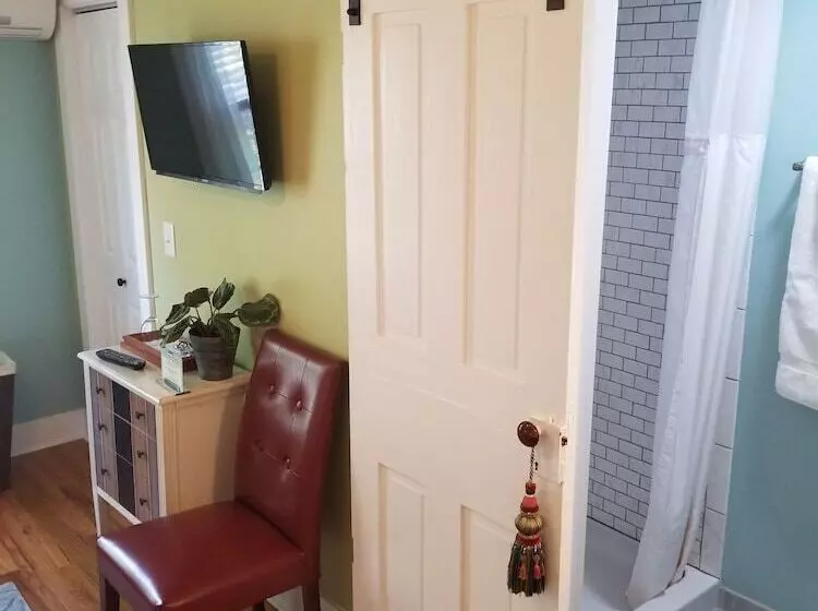 The Blackberry Inn Bed & Breakfast