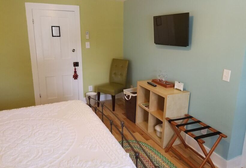 The Blackberry Inn Bed & Breakfast