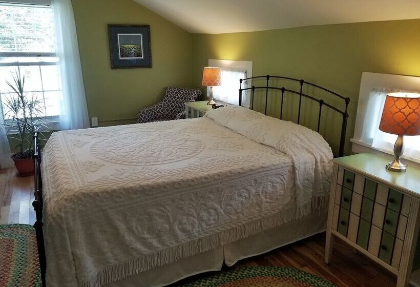 The Blackberry Inn Bed & Breakfast