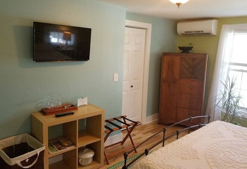 The Blackberry Inn Bed & Breakfast