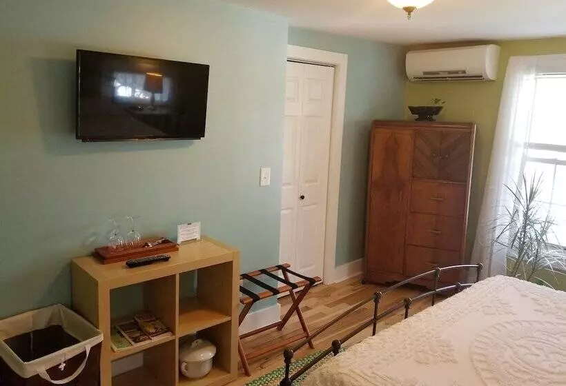 The Blackberry Inn Bed & Breakfast