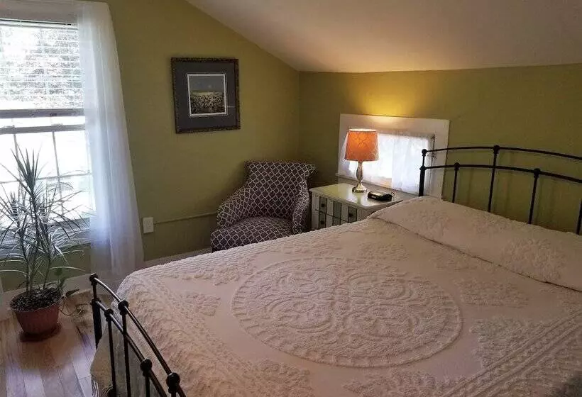 The Blackberry Inn Bed & Breakfast