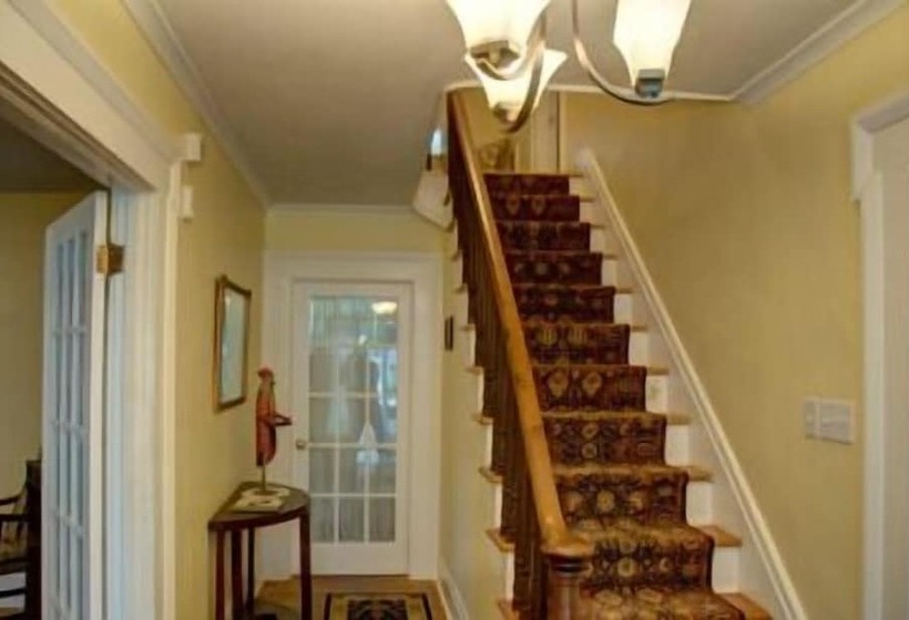 The Blackberry Inn Bed & Breakfast